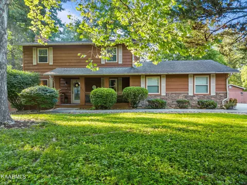 10102 Oak Creek Ln, Knoxville, TN 37932