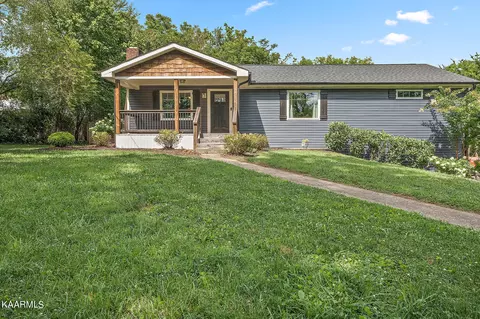 7900 Harmon Rd, Powell, TN 37849