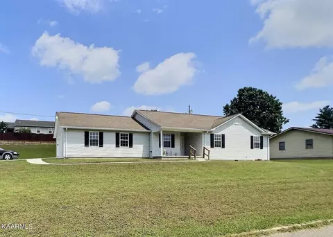 210 Thelma Cir, Jacksboro, TN 37757