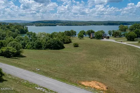 110 Garlington Dr, Kingston, TN 37763