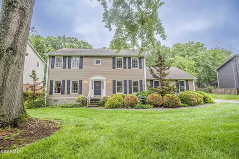 708 E Fox Den Dr, Knoxville, TN 37934