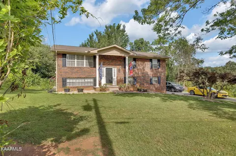 8410 Sonesta Dr, Knoxville, TN 37938