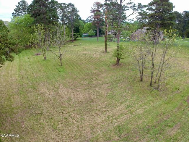 3788 Old Midway Rd, Lenoir City, TN 37772