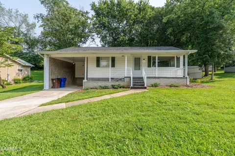 106 Paoli Ln, Oak Ridge, TN 37830