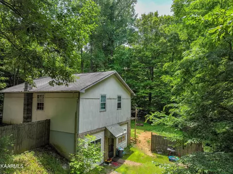 8626 Hill Rd, Knoxville, TN 37938