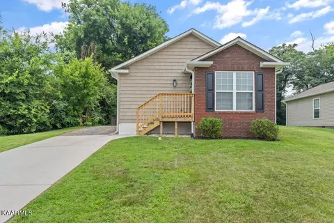 1710 Jefferson Ave, Maryville, TN 37804