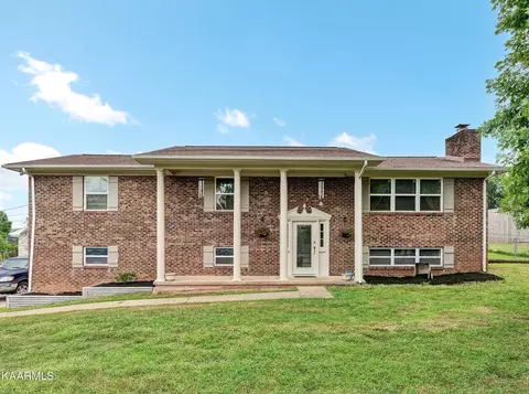7108 W Chermont Cir, Knoxville, TN 37918