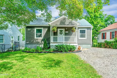 705 Oglewood Ave, Knoxville, TN 37917