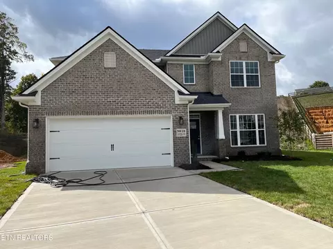 9038 Chandlers Cove Ln, Knoxville, TN 37922