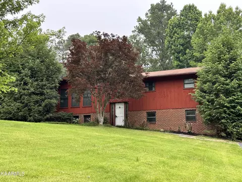 780 Riley Dr, Lenoir City, TN 37771