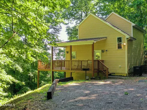 1529 Gillespie Way, Gatlinburg, TN 37738