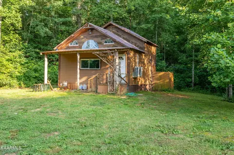 131 Bart Woolum Rd, Lancing, TN 37770