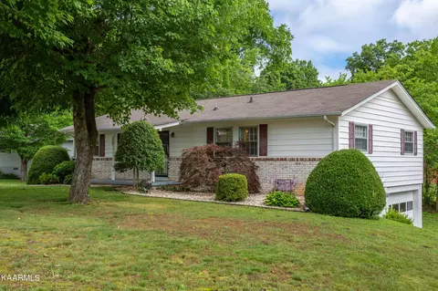 4425 Royalview Rd, Knoxville, TN 37921