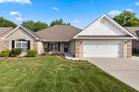1917 Andy Ln, Maryville, TN 37803