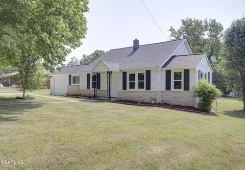2228 Montvale Rd, Maryville, TN 37803