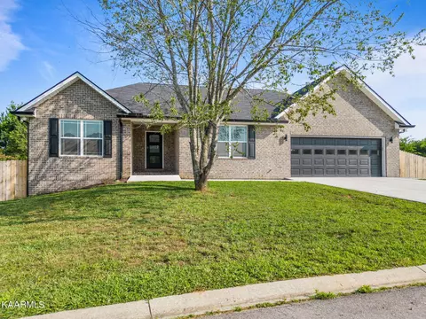350 Hilltop Dr, Lenoir City, TN 37772