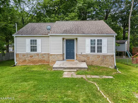 2917 NE Woodmont Rd, Knoxville, TN 37917