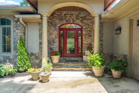 3844 Dellwood Dr, Knoxville, TN 37919