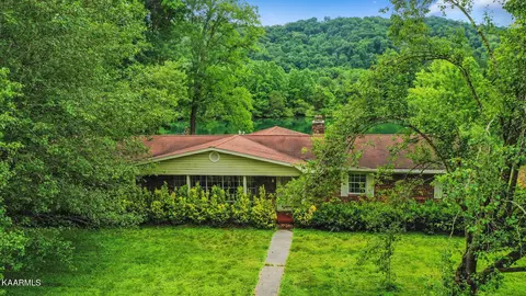 329 Gibbs Ferry Rd, Clinton, TN 37716