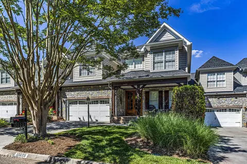 10005 Autumn Valley Ln, Knoxville, TN 37922