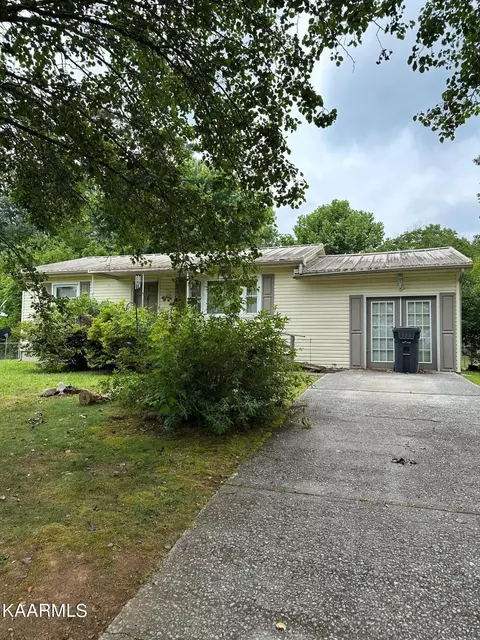 5009 Landbrook Dr, Knoxville, TN 37921