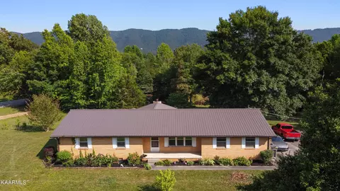 2850 6 Mile Rd, Maryville, TN 37803