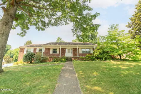 8506 Corteland Dr, Knoxville, TN 37909