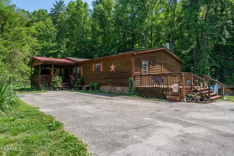 232 Shady Rd, Oliver Springs, TN 37840