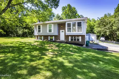 1555 Johnathan Dr, Louisville, TN 37777
