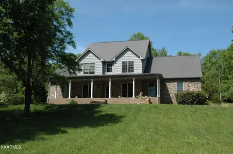 3232 Deerfield Dr, Louisville, TN 37777