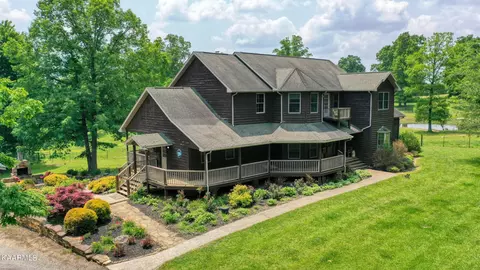 6095 Newton Rd, Crossville, TN 38572
