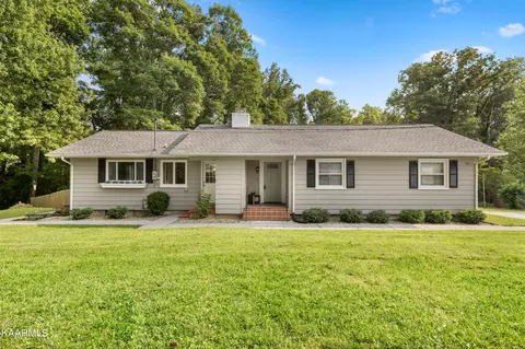 114 E Price Rd, Oak Ridge, TN 37830