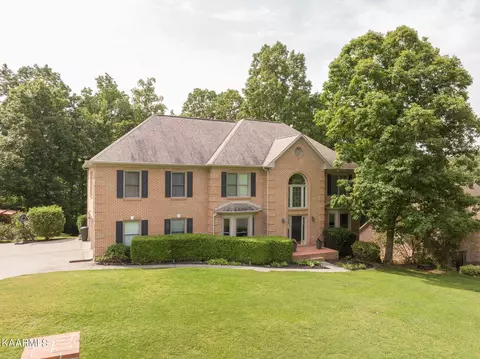 705 Summit Lake Ct, Knoxville, TN 37922