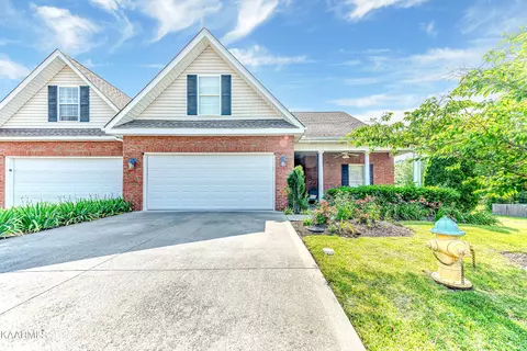 4660 Oak Meadow Way, Knoxville, TN 37918