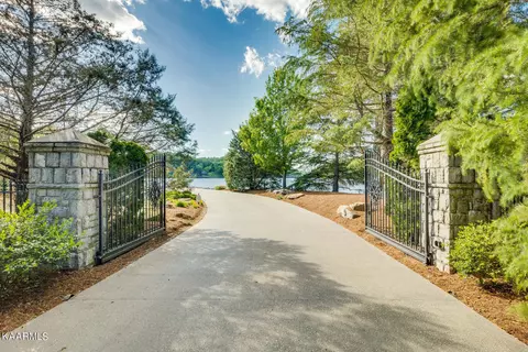 3825 Island Path, Louisville, TN 37777