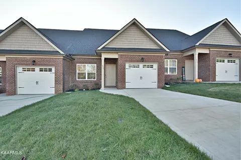 335 Jacksonian Way, Lenoir City, TN 37772