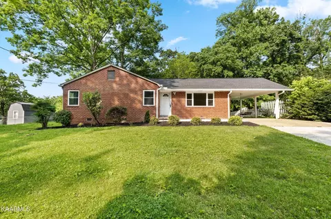 107 Forest Cir, Powell, TN 37849