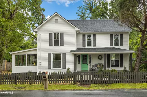 1108 W Broadway Ave, Maryville, TN 37801