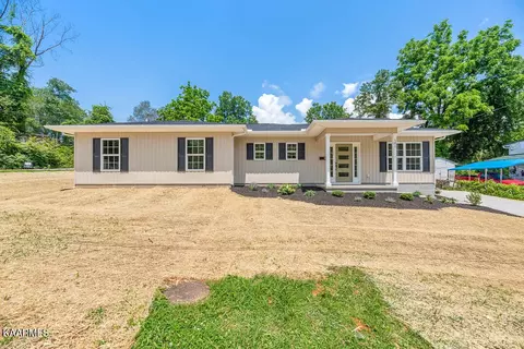 101 Wade Ln, Oak Ridge, TN 37830