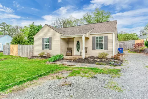 849 Brewster St, Alcoa, TN 37701 photo 2