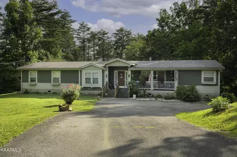 2725 Easy St, Sevierville, TN 37862