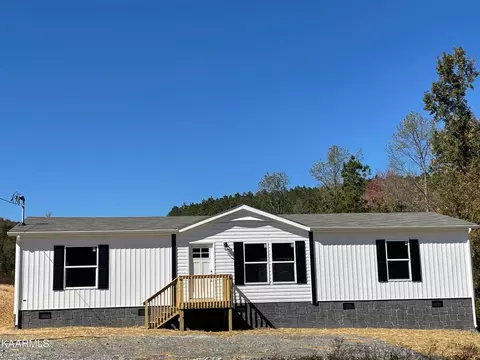 628 Towers Dr, Dandridge, TN 37725