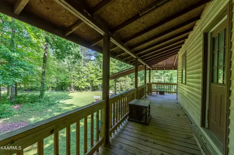 106 Guy Hamby Rd, Lancing, TN 37770 photo 2