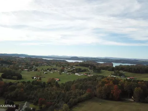 7525 Stonehenge Dr, Talbott, TN 37877 photo 4