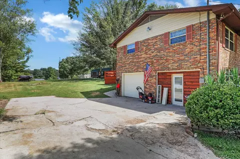 920 Crestview Dr, Talbott, TN 37877 photo 3