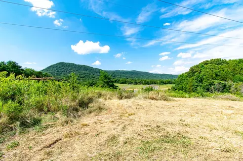 136 Mountain Rd, Luttrell, TN 37779 photo 1
