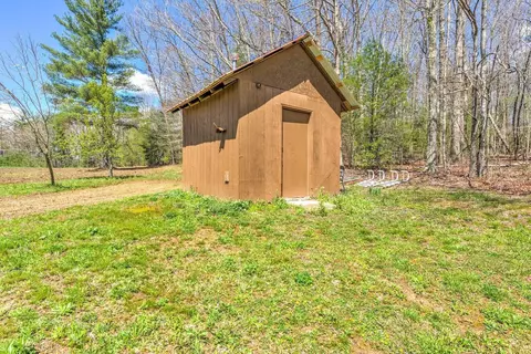 222 Genesis Rd, Lancing, TN 37770 photo 3