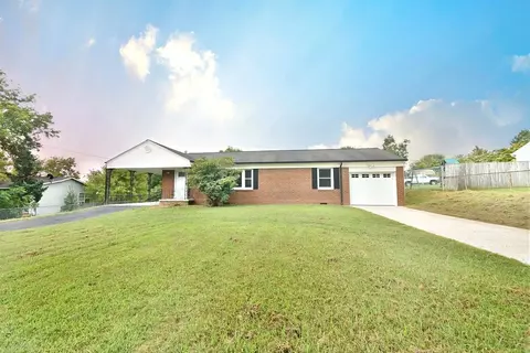 8013 Sharp Rd, Powell, TN 37849 photo 2