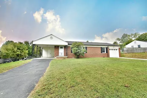 8013 Sharp Rd, Powell, TN 37849 photo 1