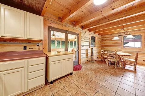 1010 Gamble Dr, Heiskell, TN 37754 photo 8